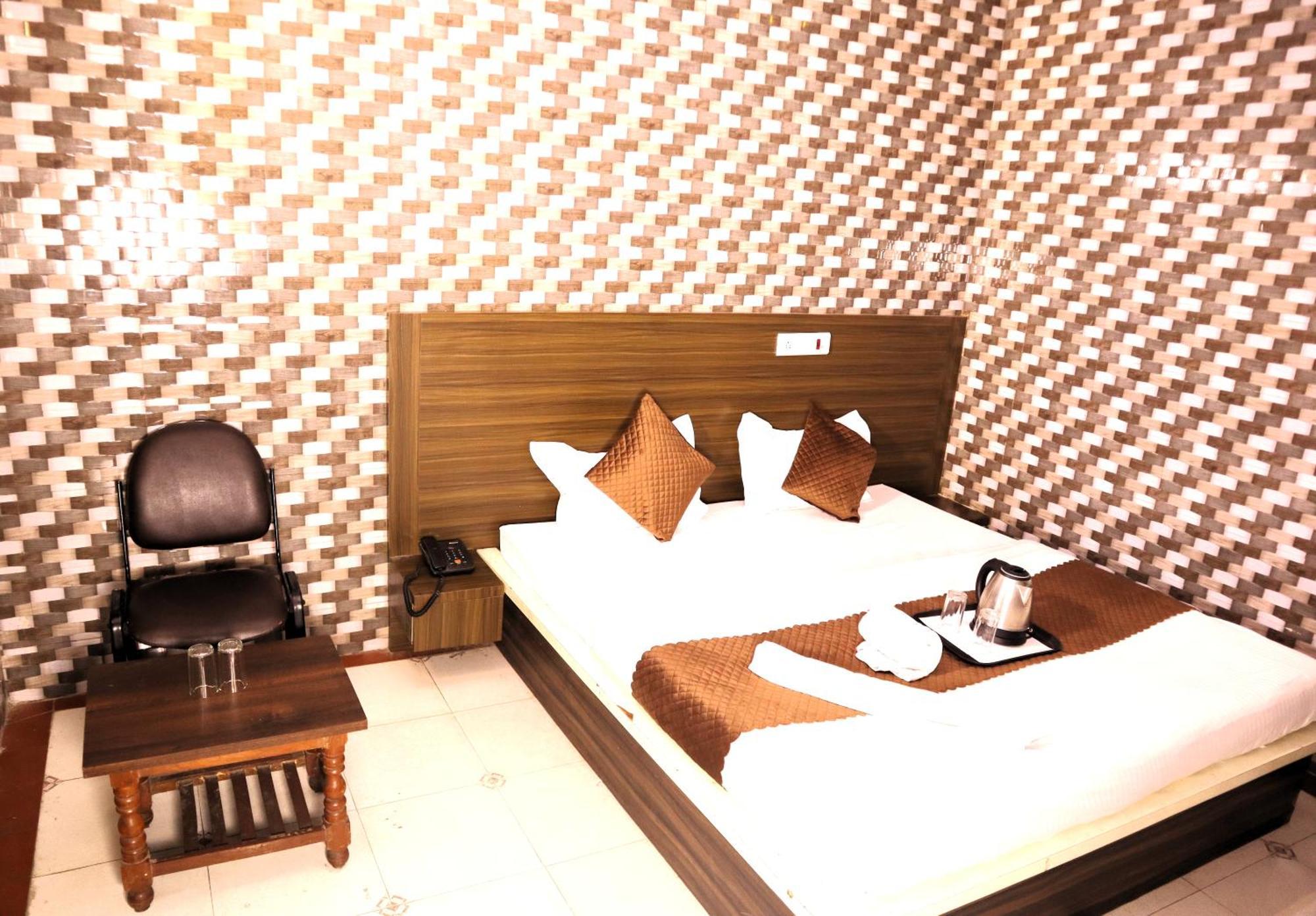 Hotel P R Palace لاكناو المظهر الخارجي الصورة