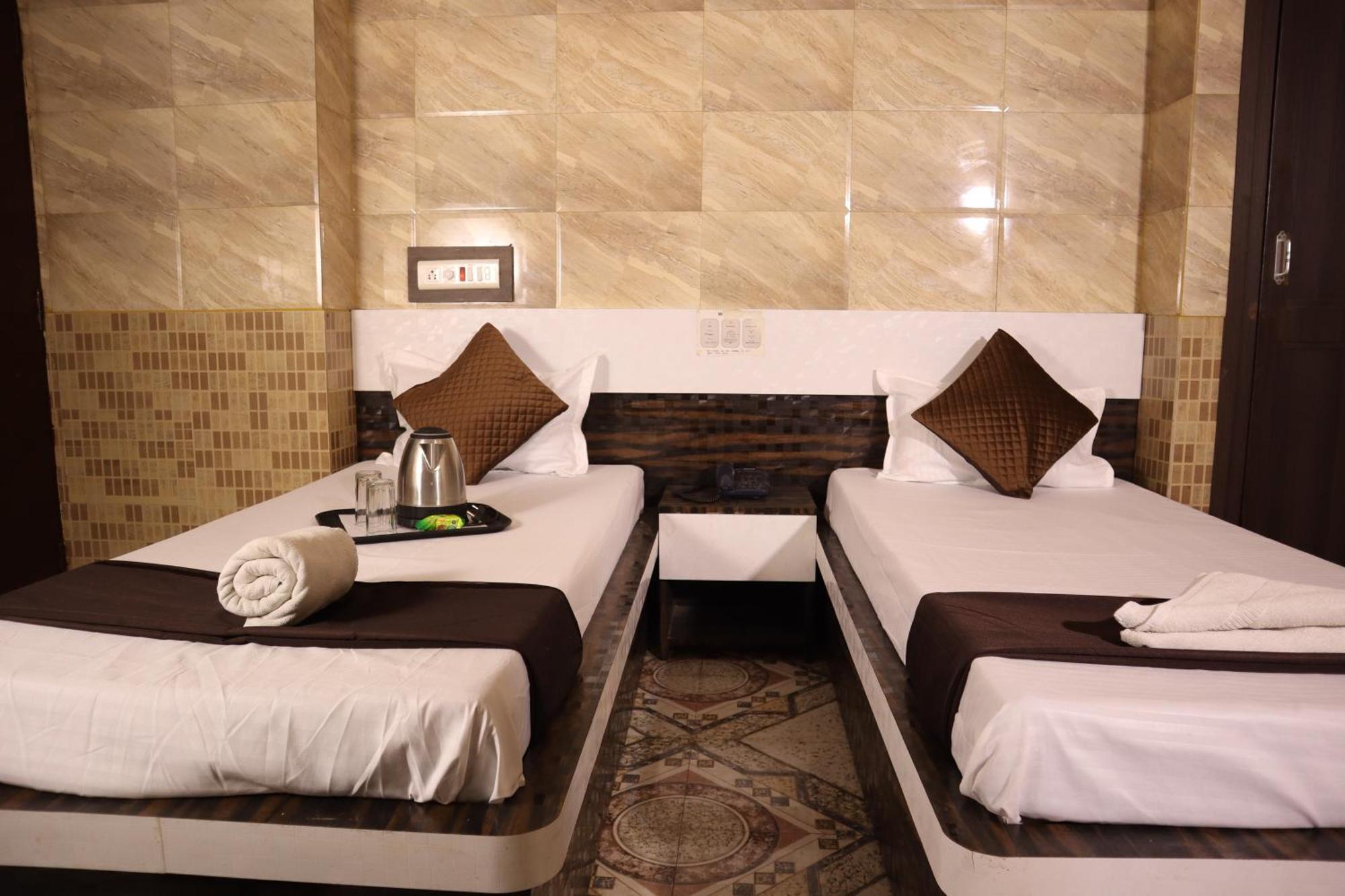 Hotel P R Palace لاكناو المظهر الخارجي الصورة