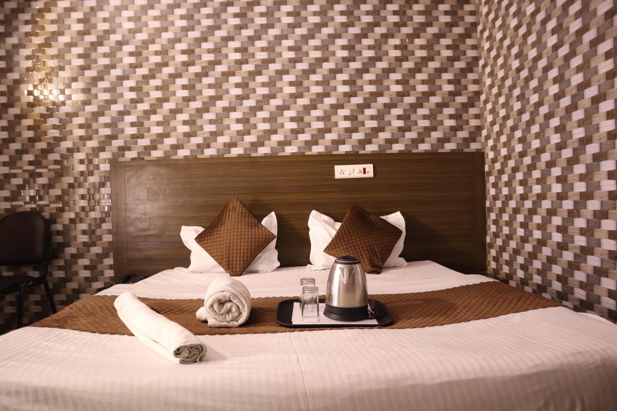Hotel P R Palace لاكناو المظهر الخارجي الصورة